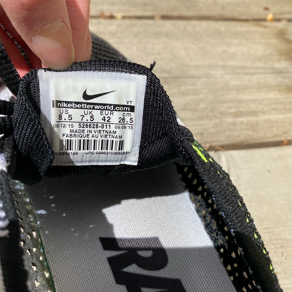Men’s Nike Flyknit Racer - Picture 5 of 13